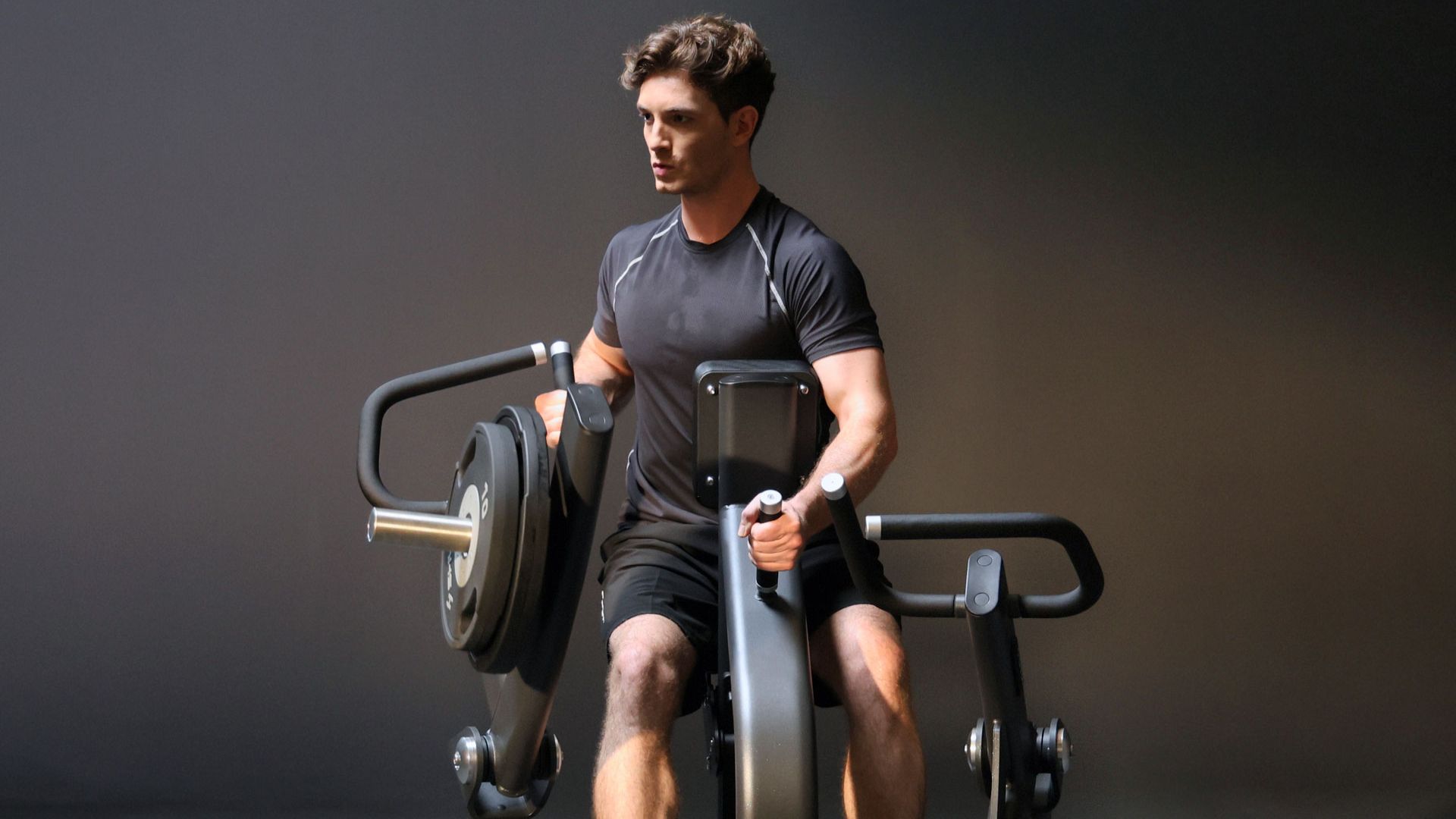 Muskelaufbau und Training an SHUA Plate-Loaded Geräten.